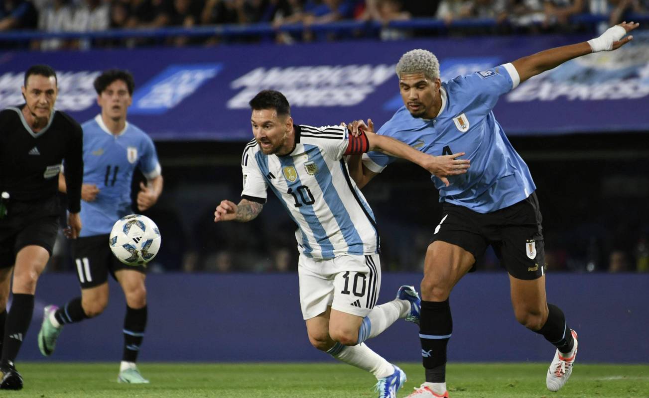世预赛阿根廷0-2乌拉圭