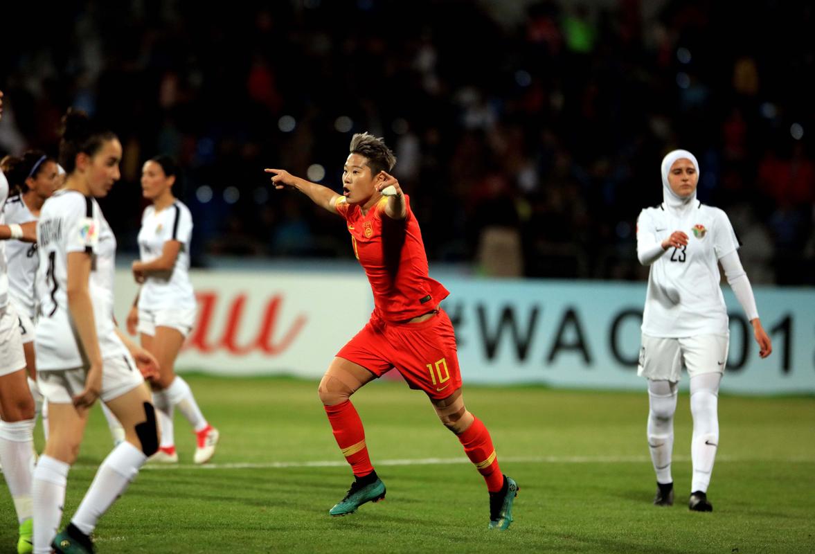 中国女足半决赛