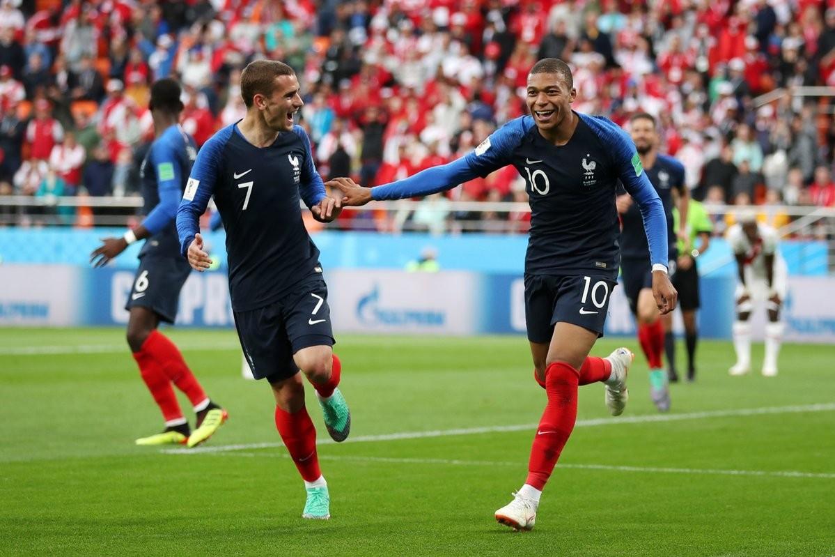 国足vs法国